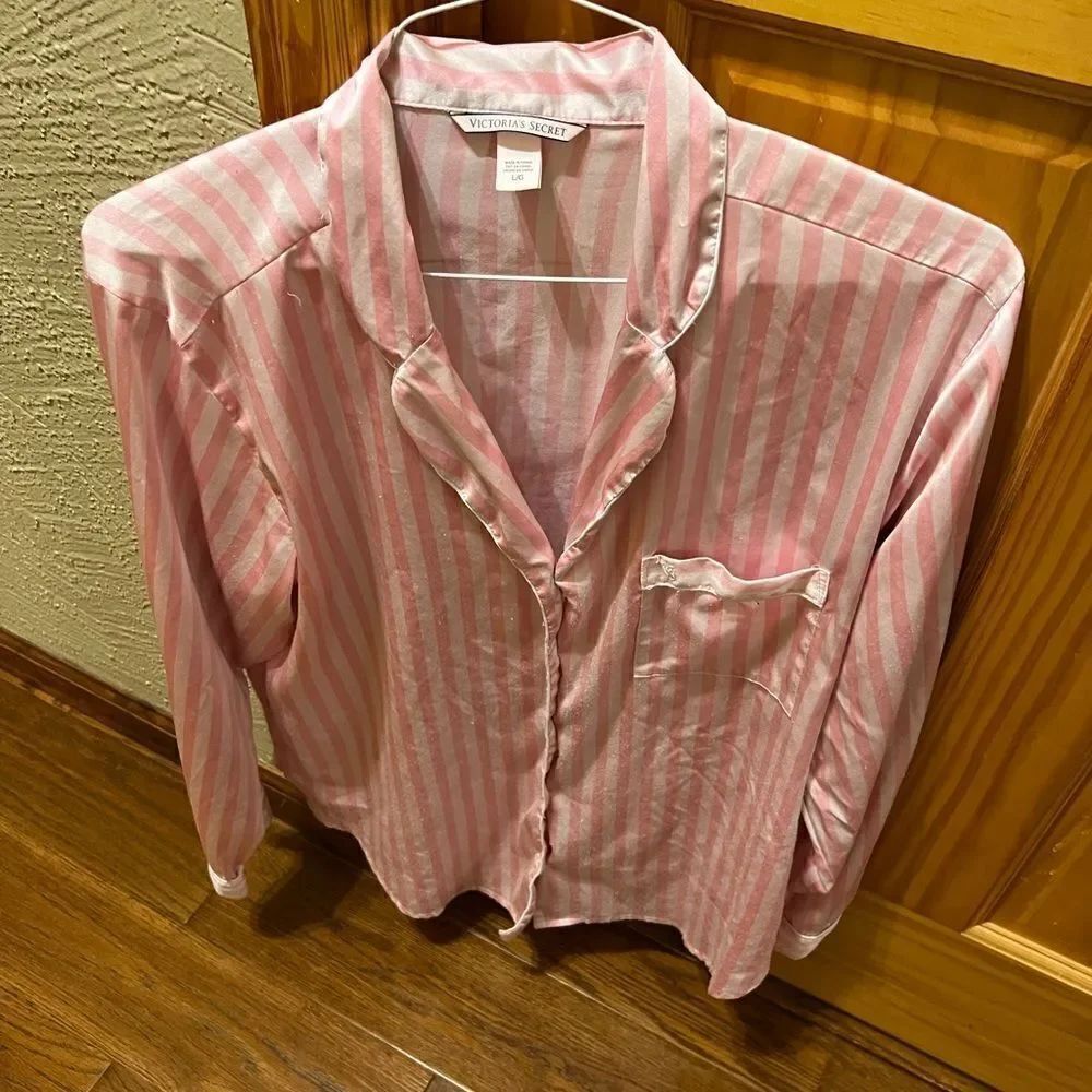 Victoria’s Secret classic pink/ pink stripe size large button down night shirt